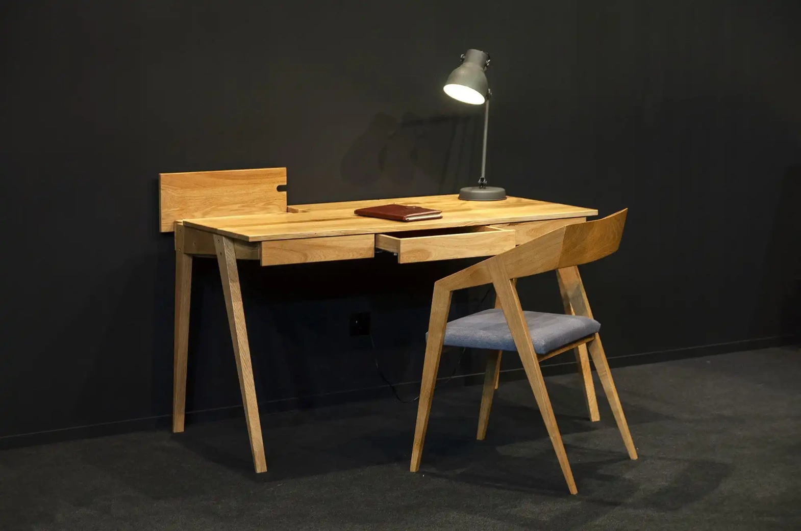 Szyszka Design :: Wooden Piko Desk