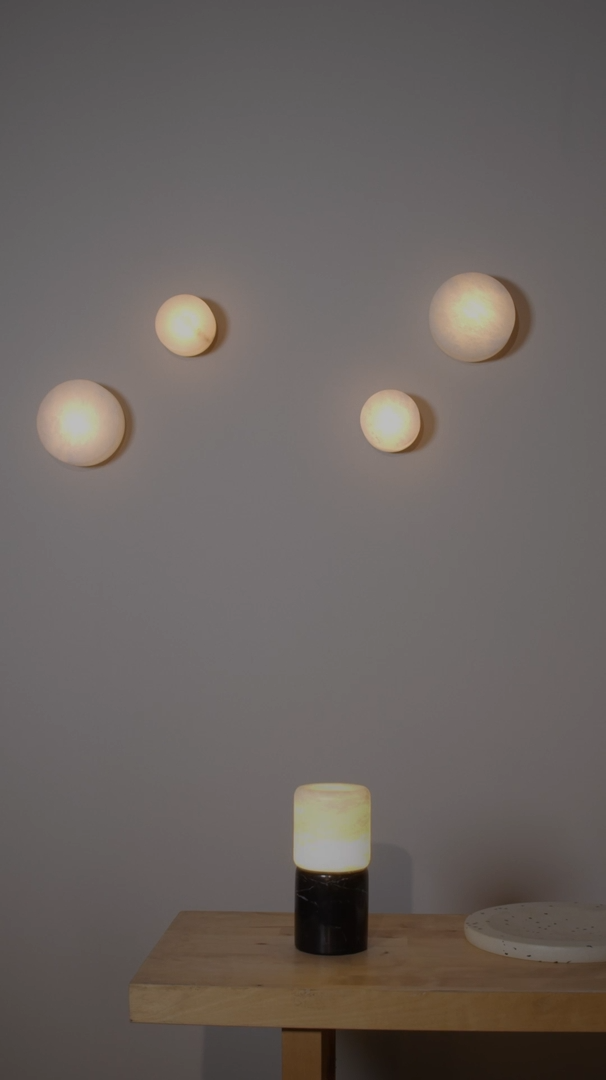 Robin :: Rock wall/ceiling lamp, diameter 9 cm, alabaster, IP44, 3000K