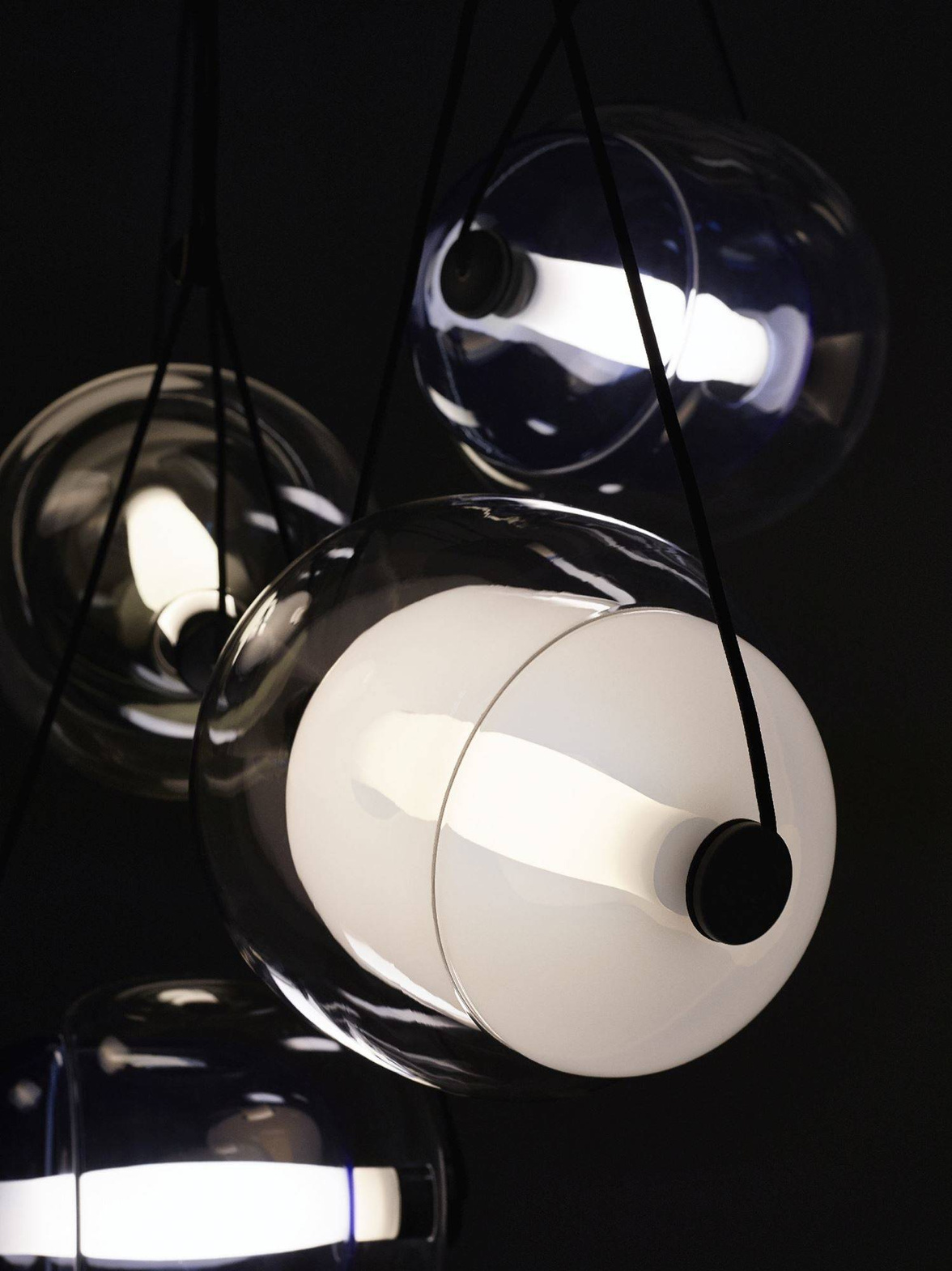 Brokis :: Hanging lamp Capsula
