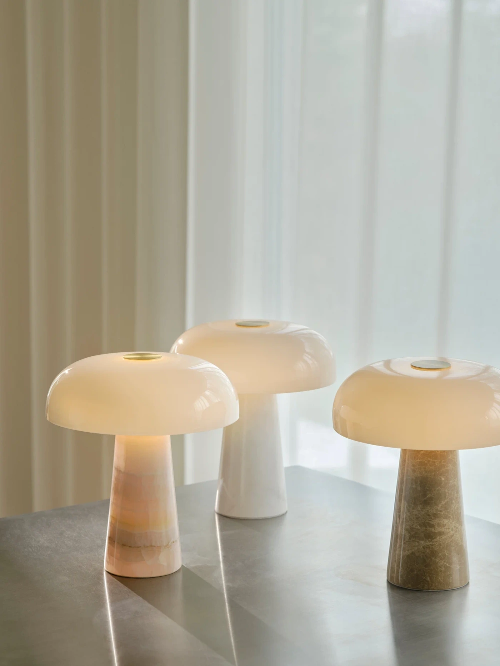 Design For The People :: Glänzende Mini-Tischlampe, Weiß