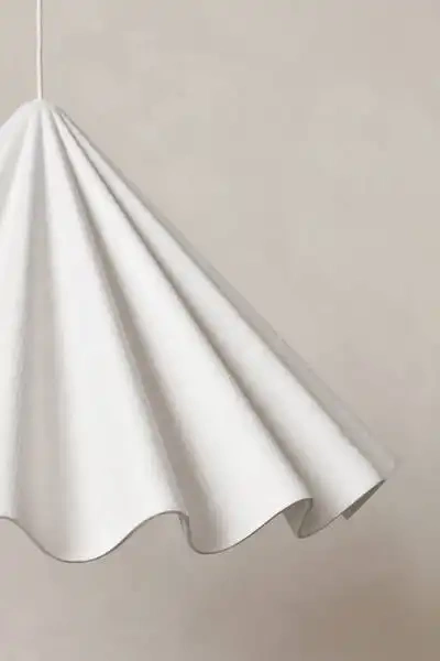 Audo Copenhagen :: Hängelampe fühlte Dancing Durchmesser 95 cm weiß