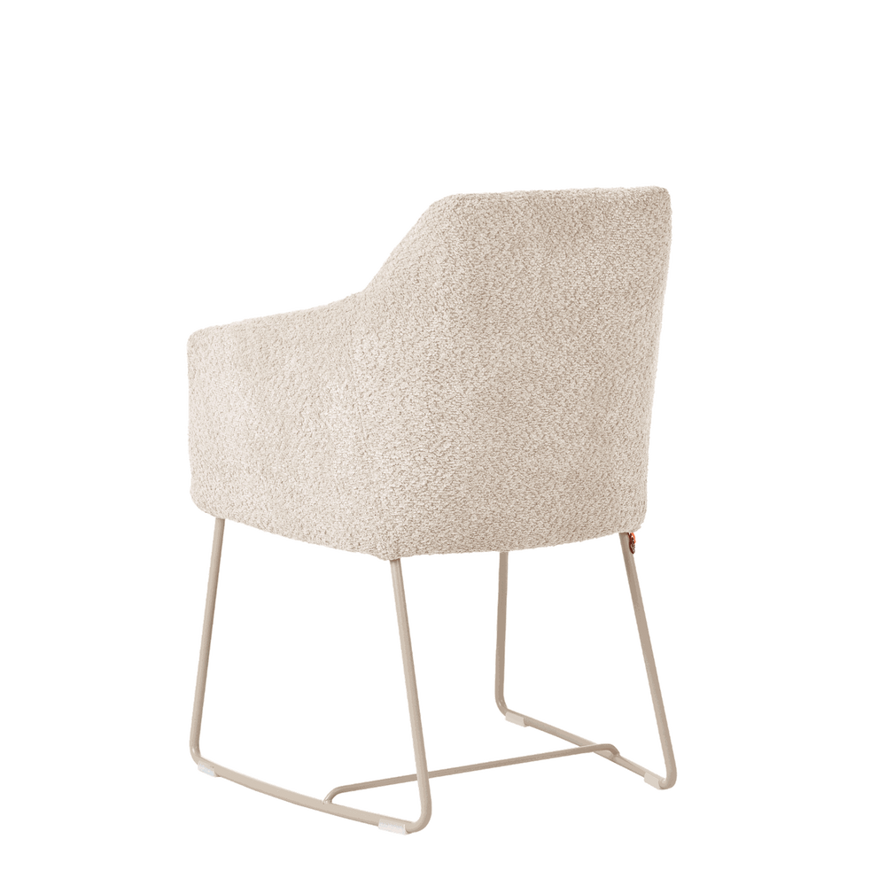 Mobitec :: Saga C04 beige upholstered chair with armrests, width 62 cm