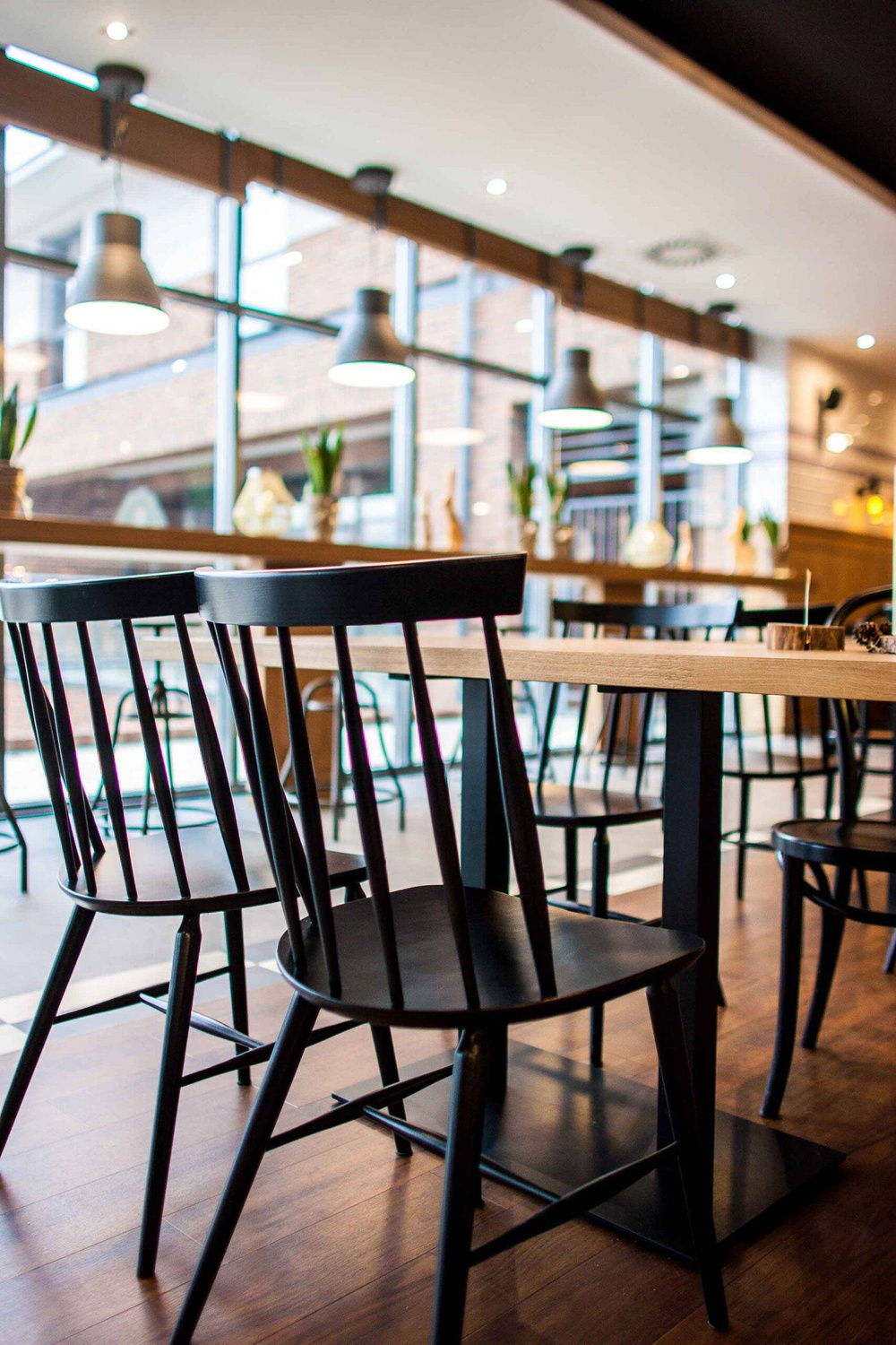 Paged :: Drewniane krzesło Antilla A-9850 szer. 48 cm