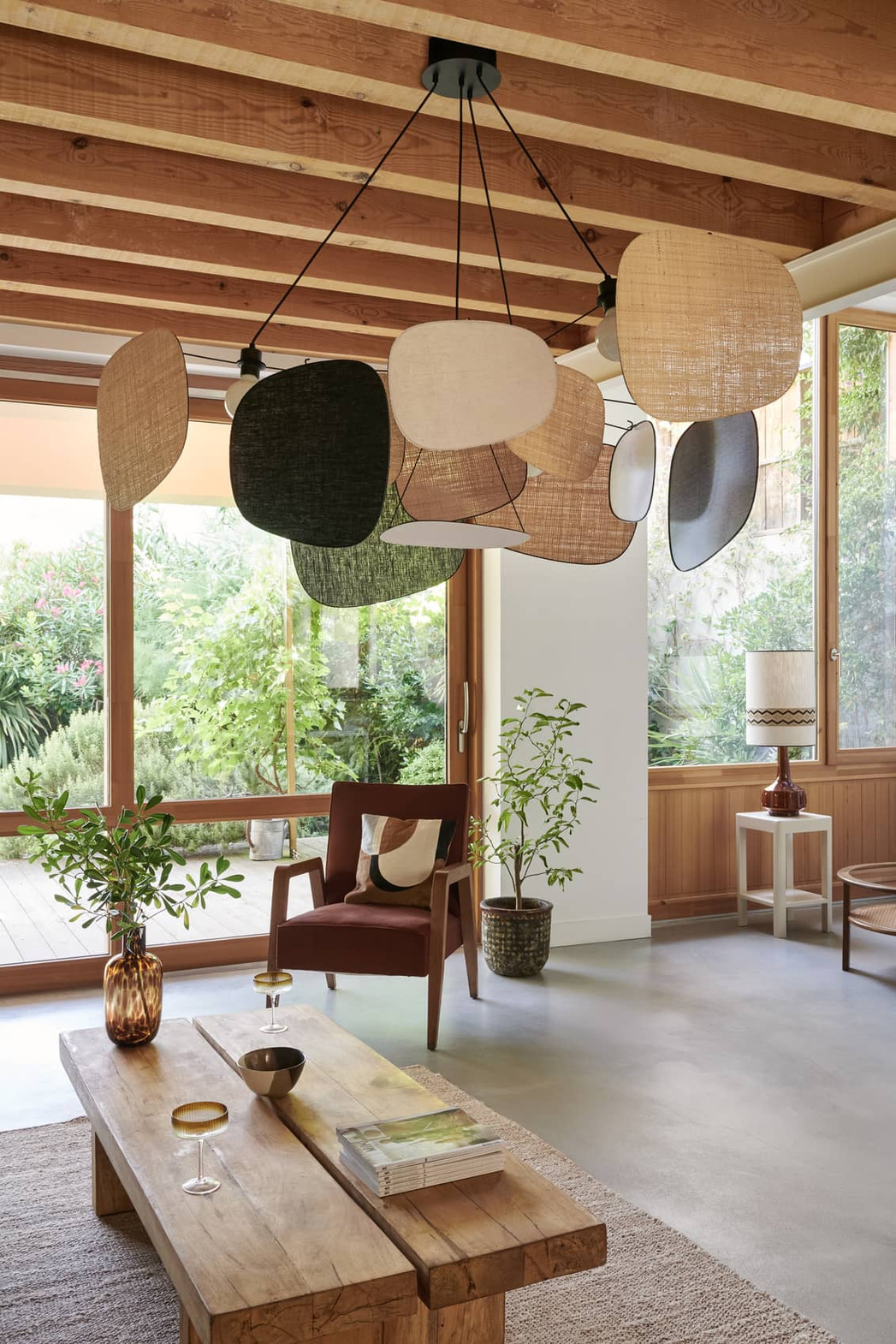 Market Set :: Screen 70's hanging lamp, diameter 150 cm, size XXL, beige and black