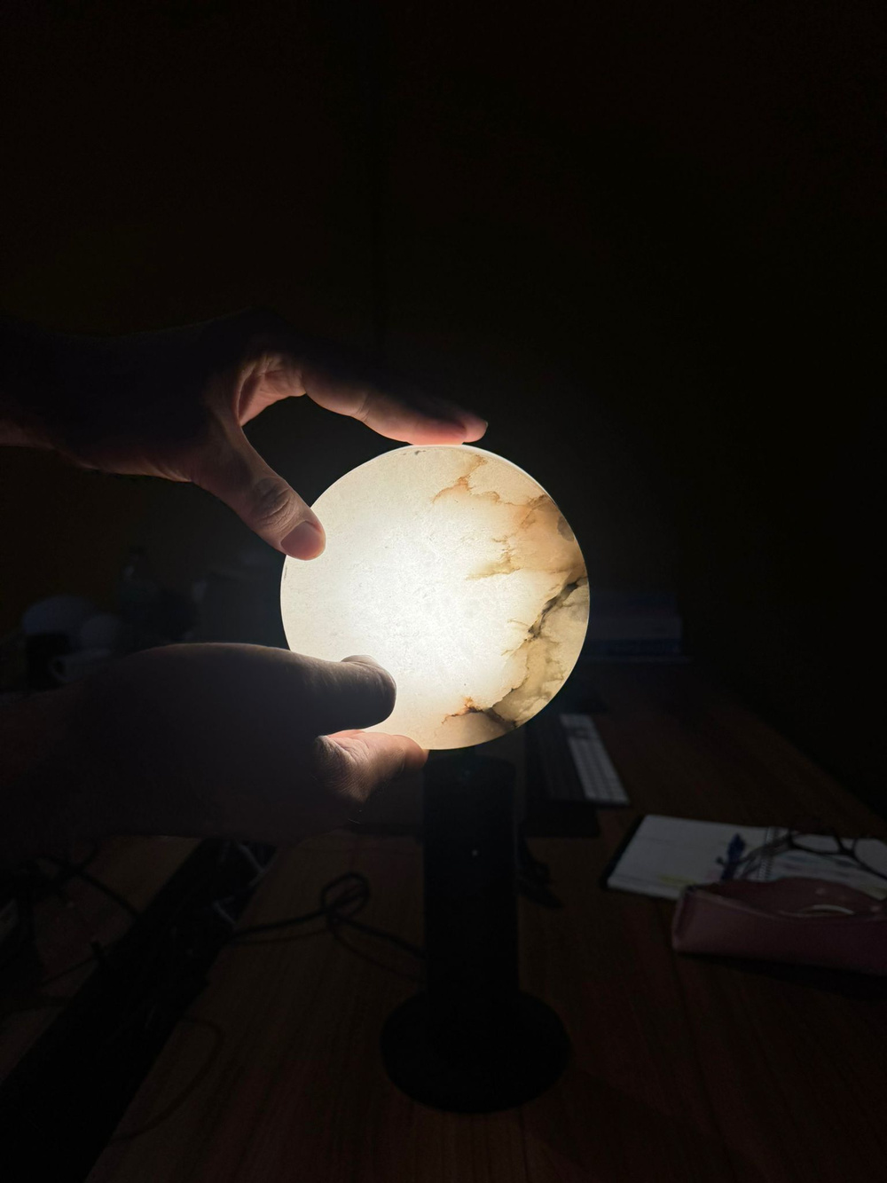 Robin :: Rock ceiling/wall lamp alabaster diameter 9 cm IP20 2700K