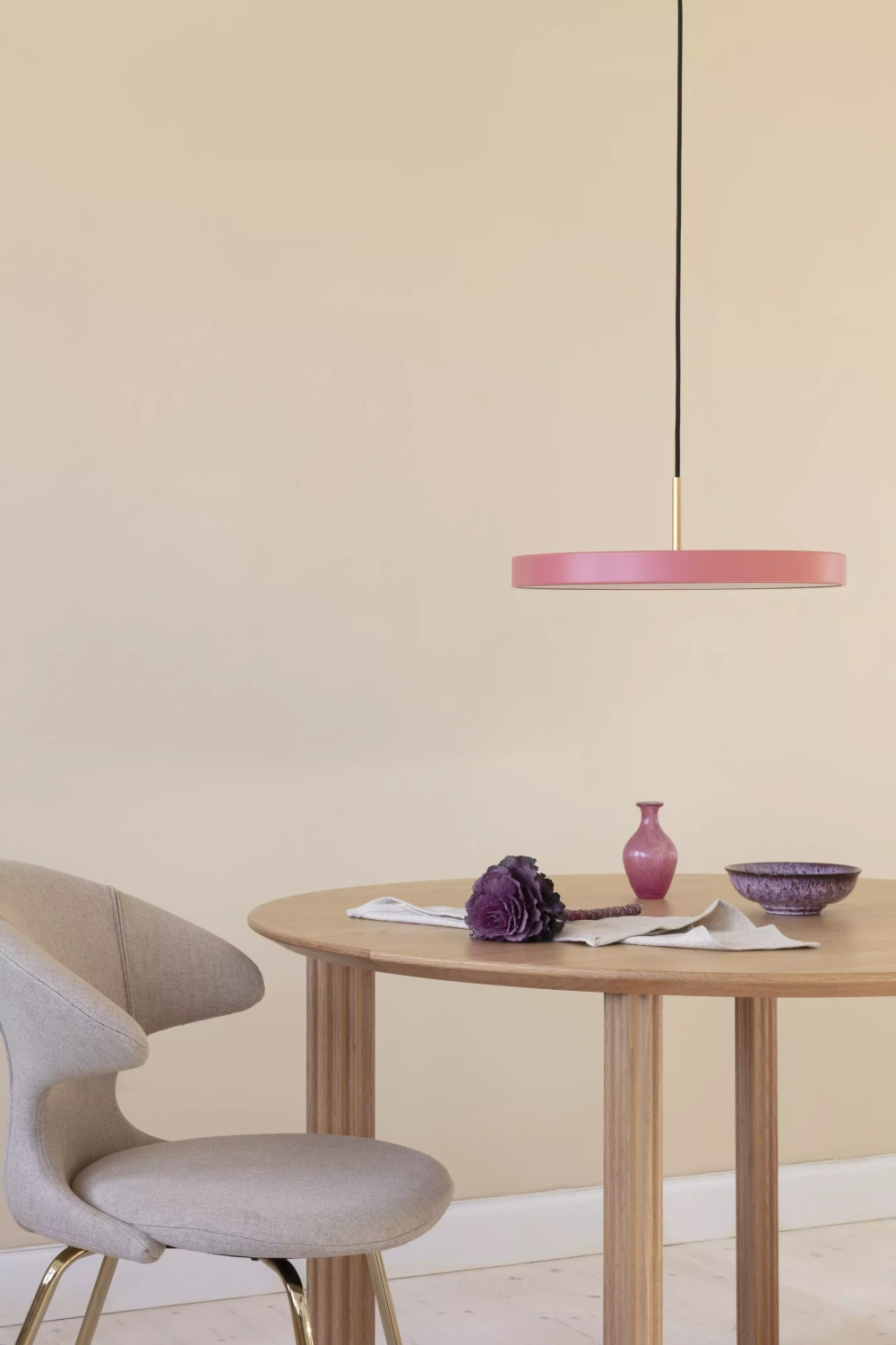 Umage  ::  Suspension lamp Asteria Pearl pink dia. 43 cm