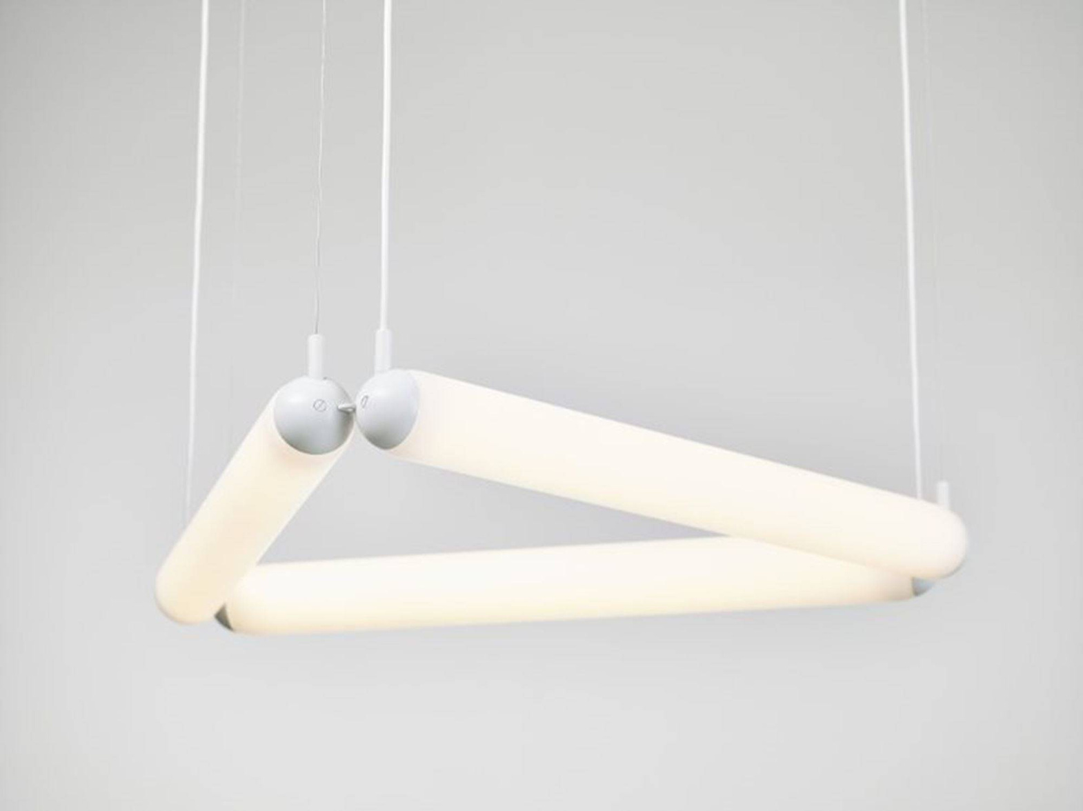 Brokis :: Lampa wisząca Puro Contour Triangle biała szer. 90 cm biała
