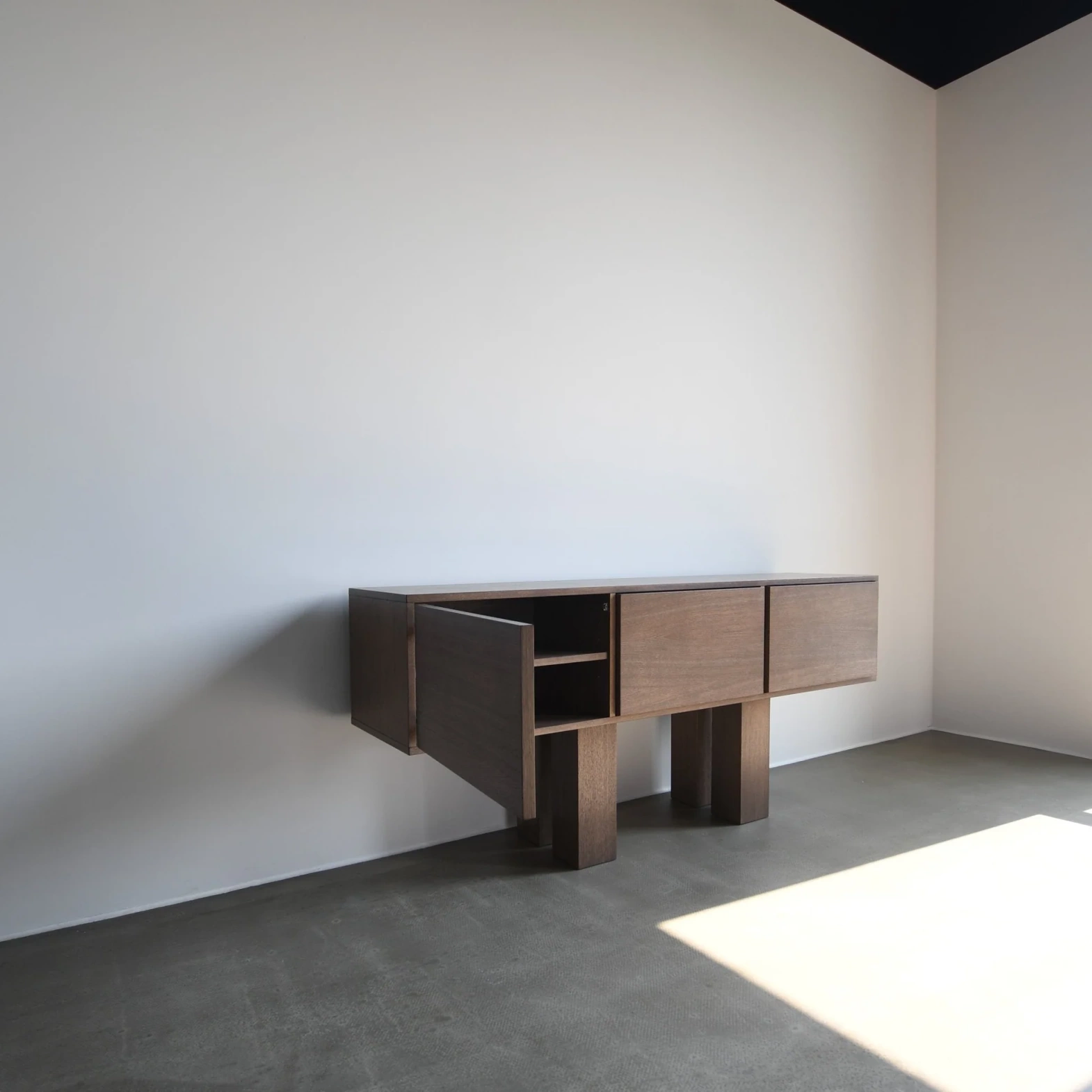 Pastform Furniture :: Drewniana komoda Taurus rozmiar i kolor do wyboru