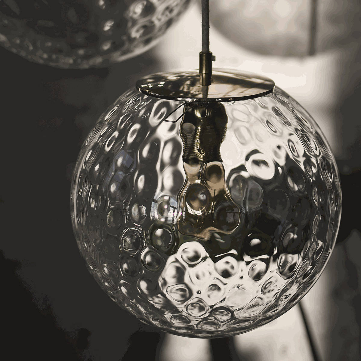 Embassy Interiors :: Hängelampe aus Glas kula reflektierend Durchmesser 25 cm transparent