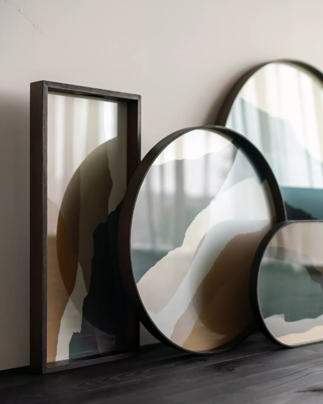 Ethnicraft :: Tablett aus Glas Slate Wabi Größe L beige