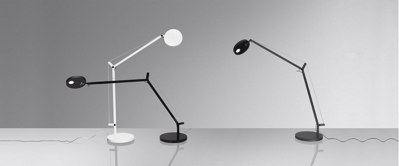 Artemide :: Schreibtischlampe aus Aluminium Demetra Breite 65 cm grau