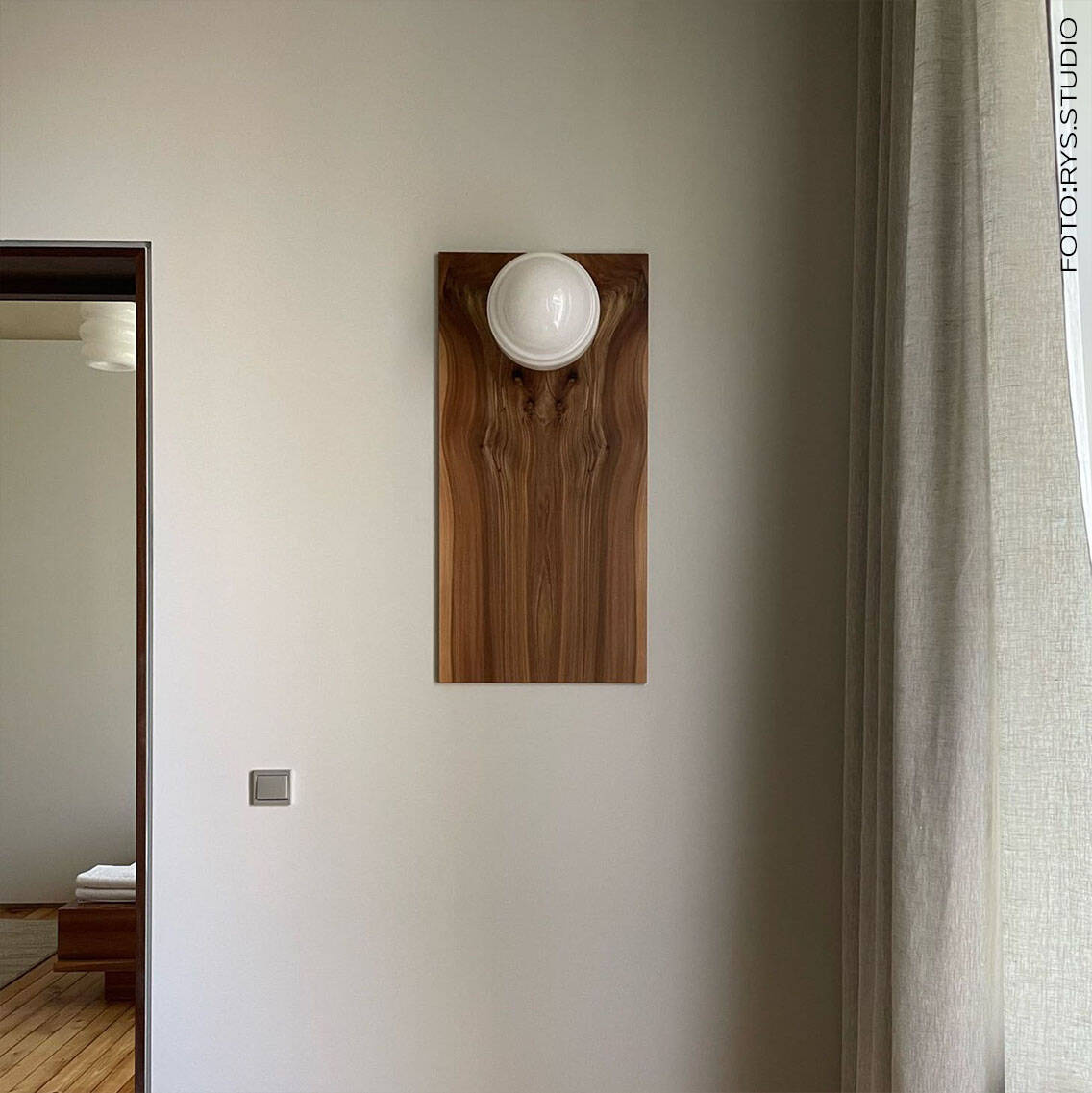 Embassy Interiors :: Saturn wall/ceiling lamp, diameter 25 cm, white brass