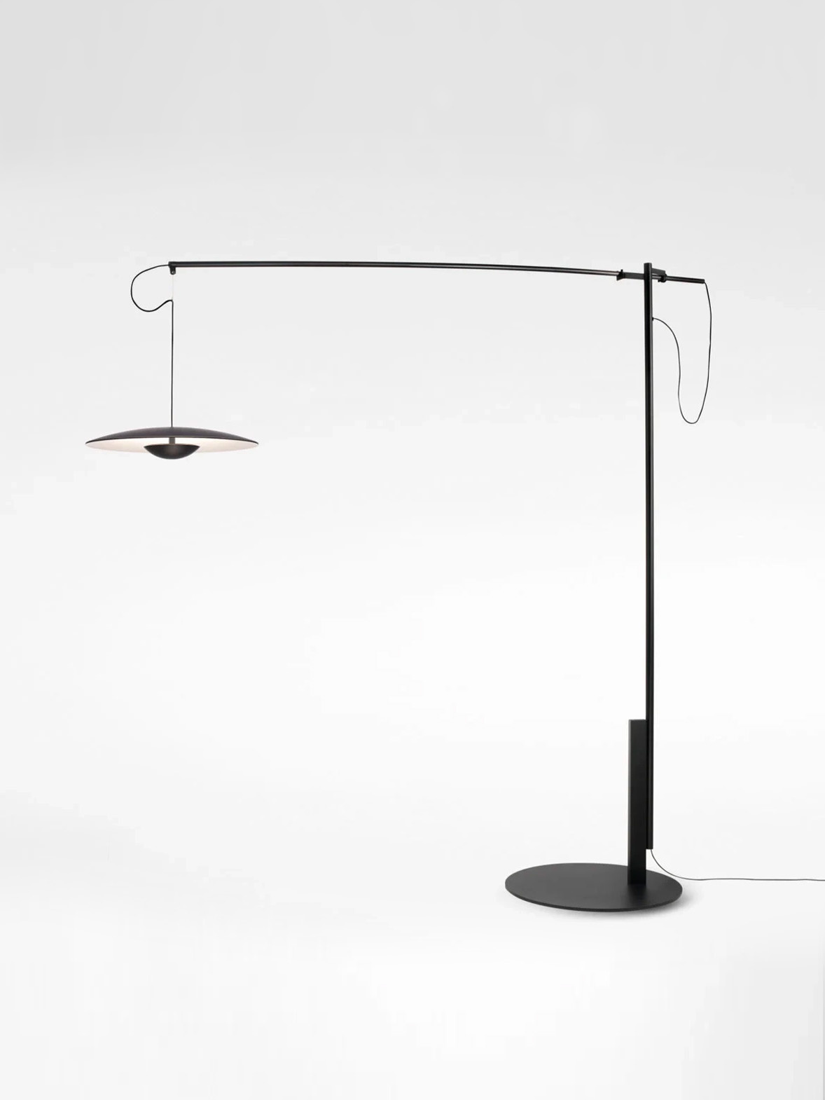 MARSET :: Ginger floor lamp, depth 232 cm, black