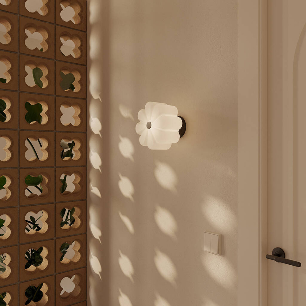 Aromas ::  Lampa ścienna / kinkiet Flow śr. 20 cm biało-złota