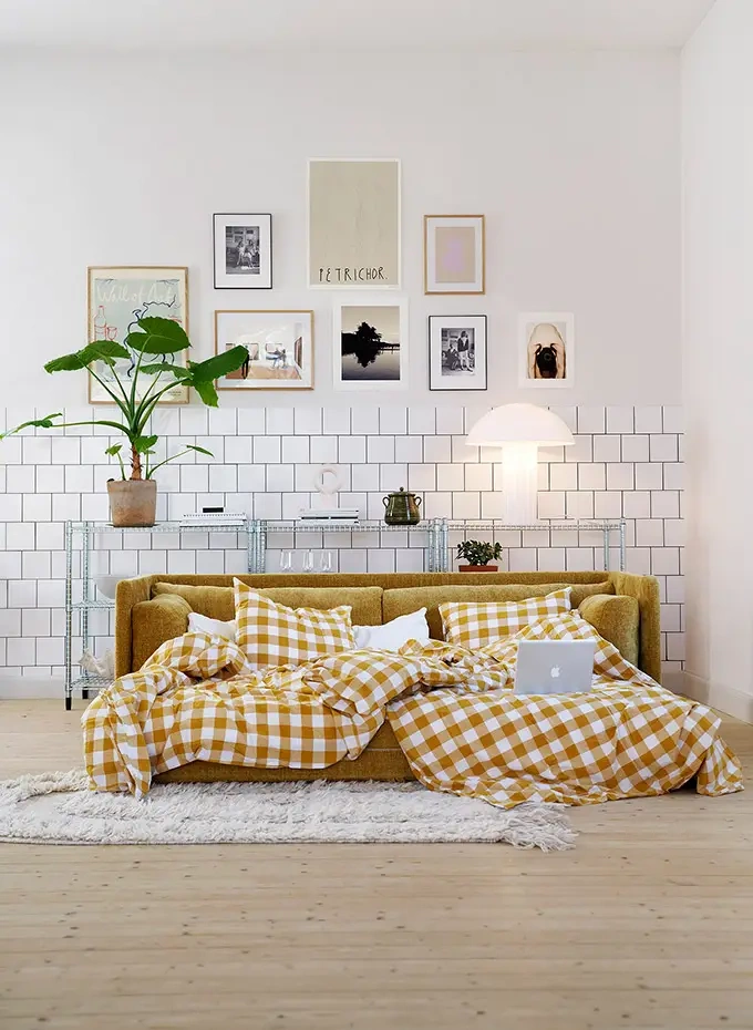 Sitzt :: Stina Polstersofa mit Schlaffunktion, 3-Sitzer