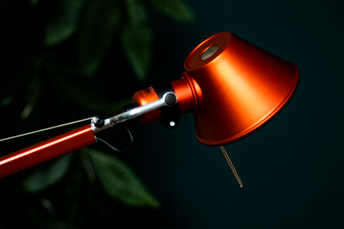 Artemide :: Schreibtischlampe aus Aluminium Tolomeo Micro Höhe 37 cm rot