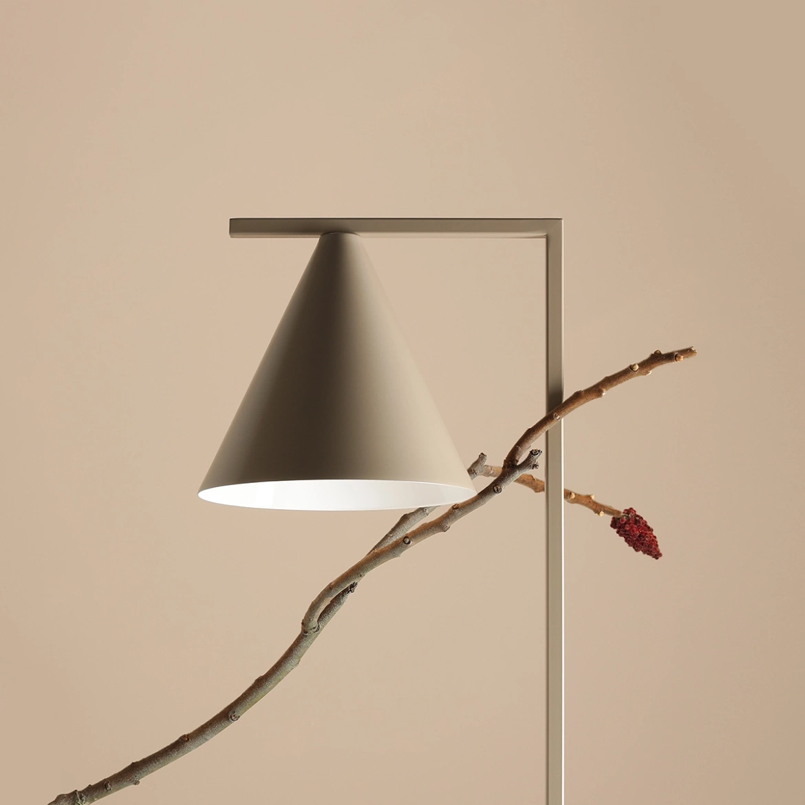 Artera :: Lampa podłogowa Form wys. 164 cm beżowa
