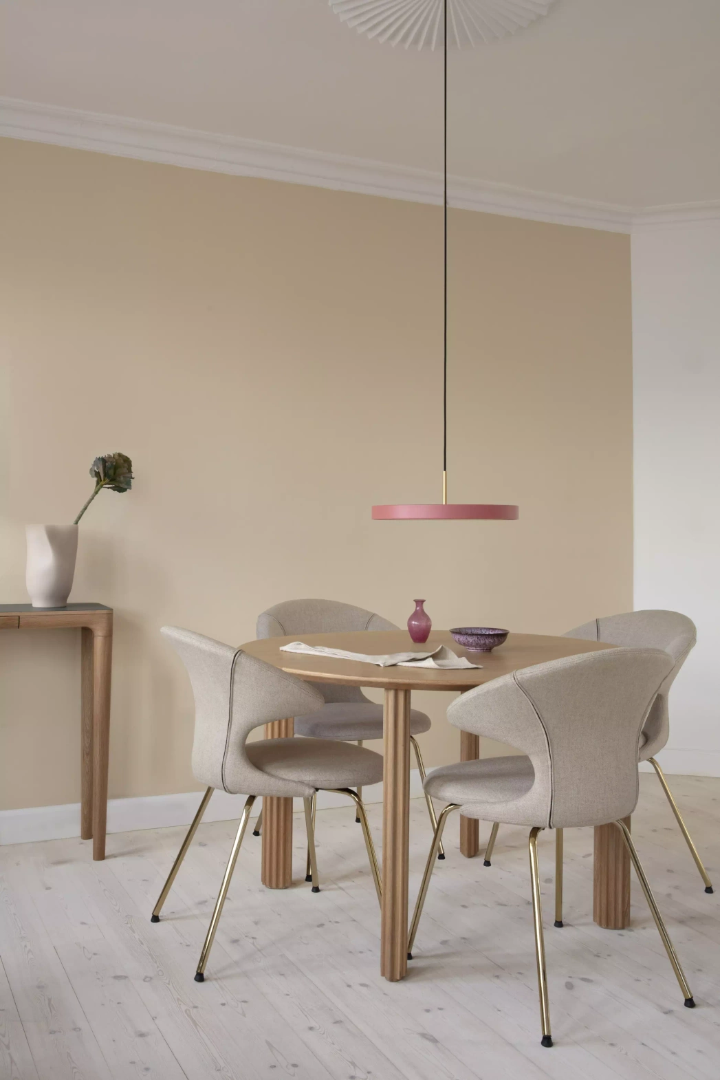 Umage  ::  Suspension lamp Asteria Pearl pink dia. 43 cm