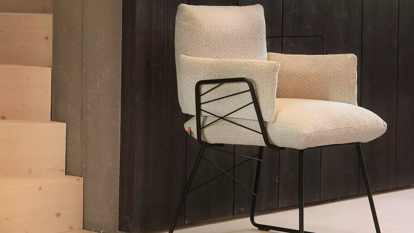 Mobitec :: Cosy upholstered chair, gray, with armrests, 63 cm wide, metal legs