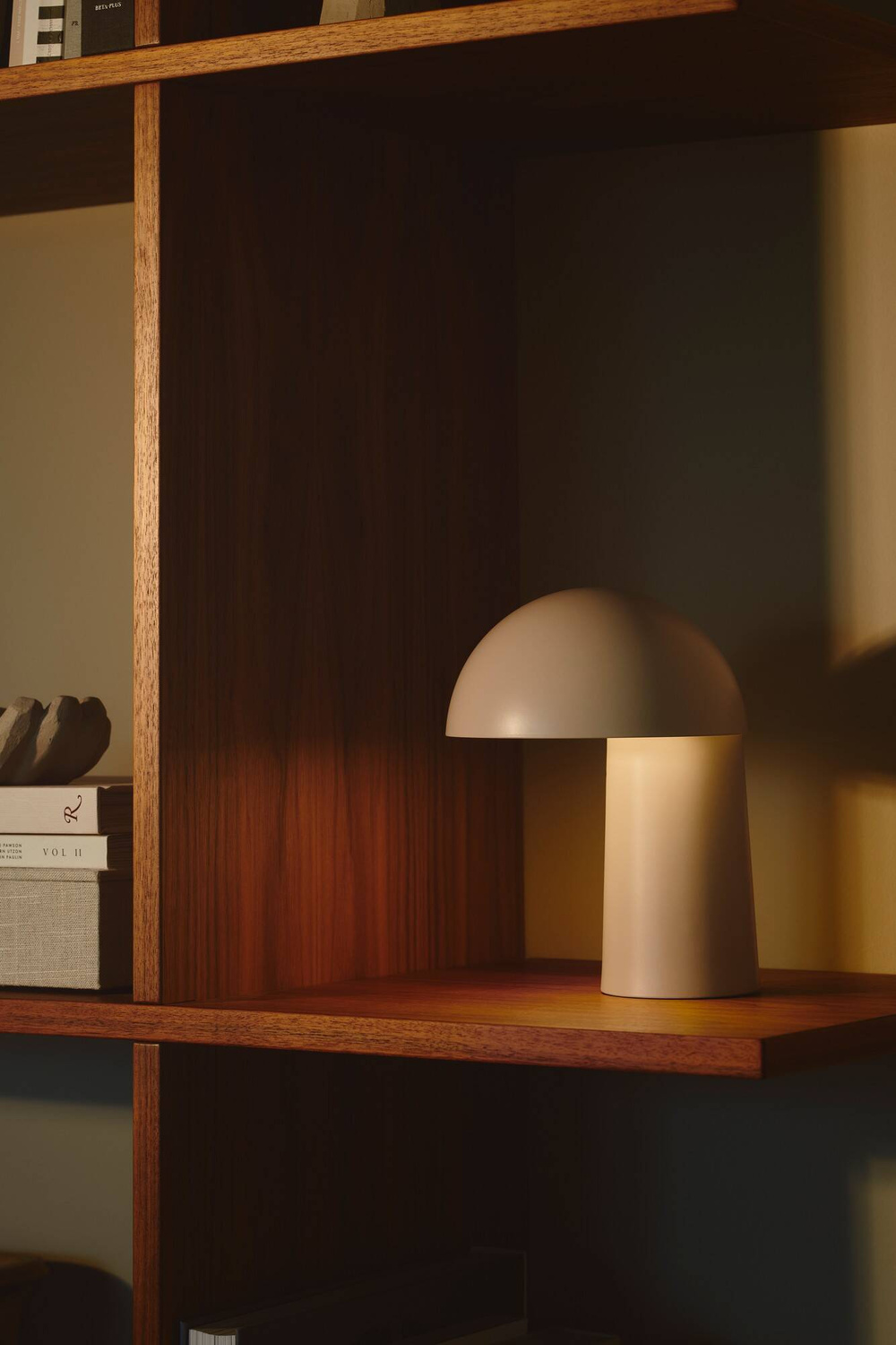 Design For The People :: Portable table lamp Faye, height 21 cm, beige
