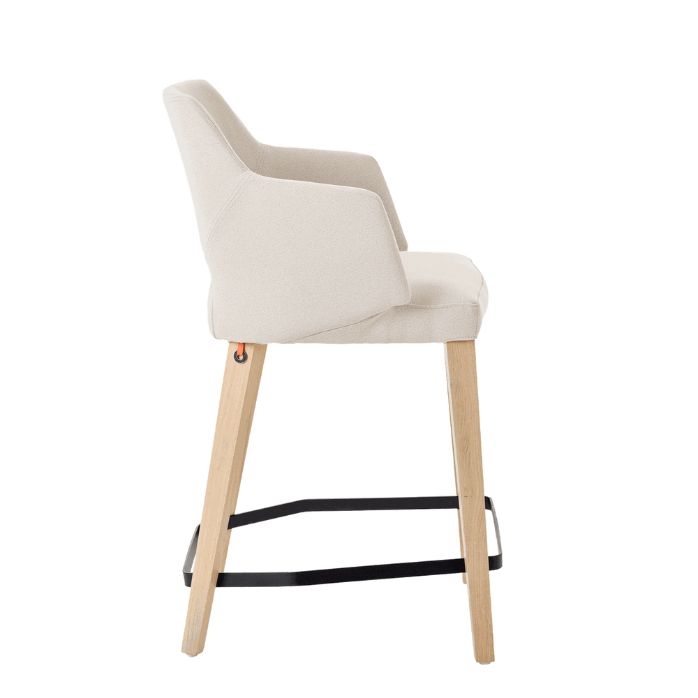 Mobitec :: Lena C07 upholstered bar stool / stool, height 96 cm, beige, with armrests, wooden legs