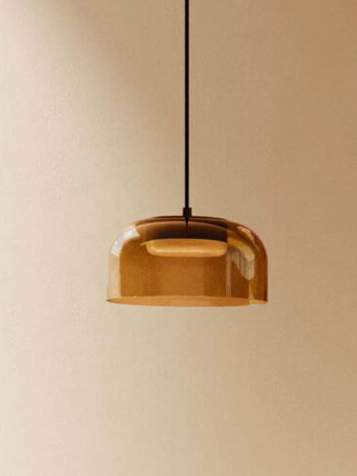 Aromas :: Ipon pendant lamp, diameter 20 cm, smoked / black metal