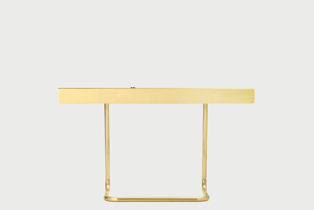 Anour :: T-Model desk lamp, height 30 cm, brushed brass