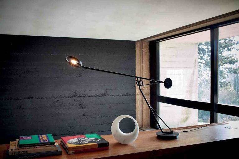 DCW:: Aaro desk lamp, black, base diameter 16.6 cm