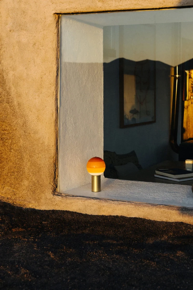 Marset :: Dipping table lamp, height 22.2 cm, amber and brass, wireless