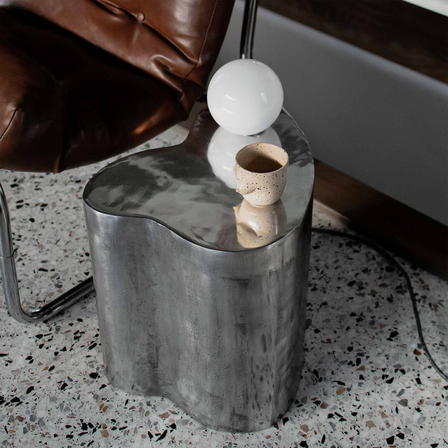 Embassy Interiors :: Aluminum table with a spherical lamp / artistic light object, height 38 cm