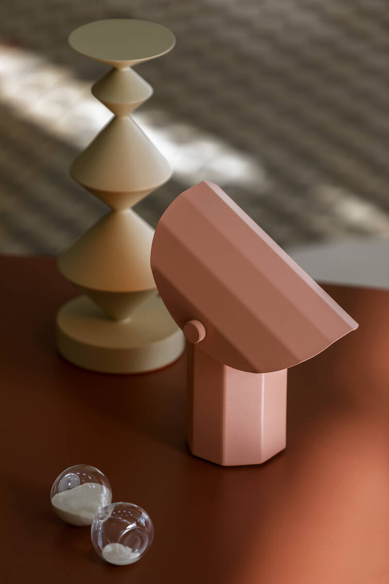 Kaspa :: Lampa przenośna Apolin wys.m18 cm różowa