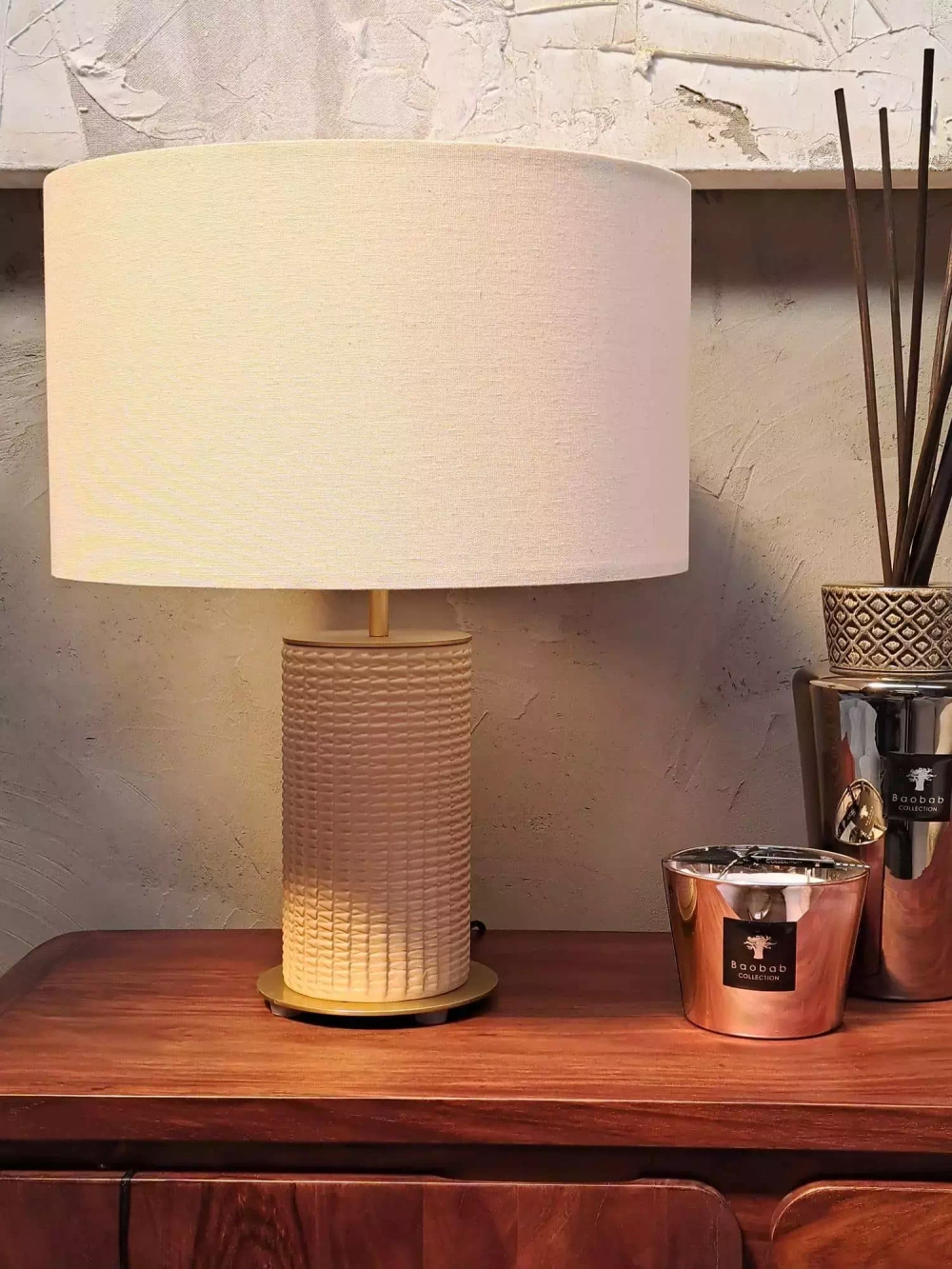 Aromas :: Tischleuchte Dab 44,6 cm beige mit Leinenschirm