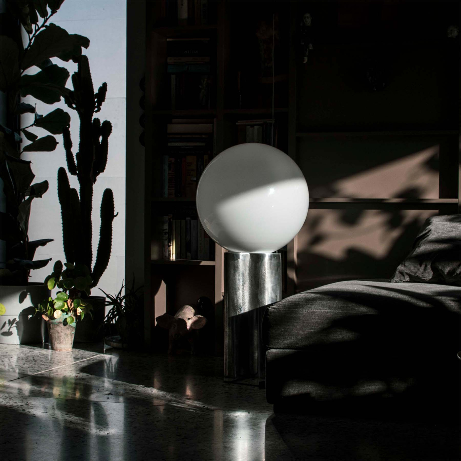Embassy Interiors :: Futuristic EMB01 Floor Lamp / Sculptural Light Object