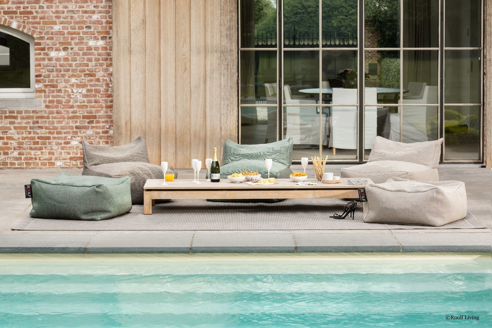 Roolf Living :: Gartenpuff gepolstert Small beige