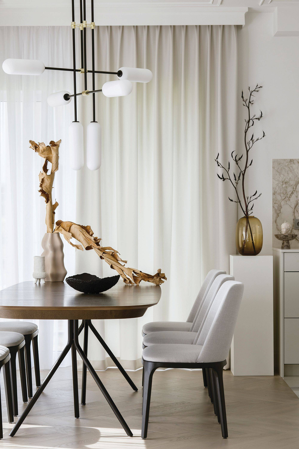 Claudie :: Movano Polsterstuhl mit Armlehnen, Farbe nach Wahl, Breite 54 cm