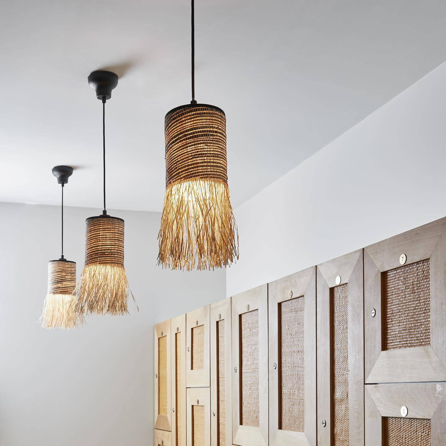 Market Set :: Lampa wisząca Formentera Bana beżowa wys. 32 cm