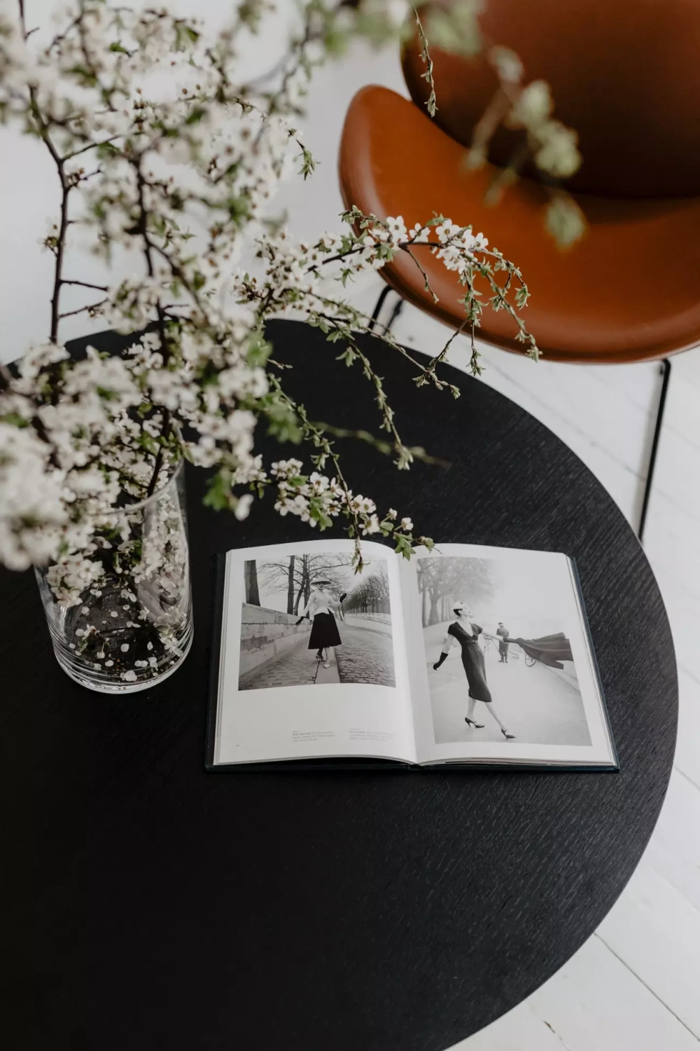 Nordifra :: Stolik Tavle okrągły dąb czarny śr. 100 cm