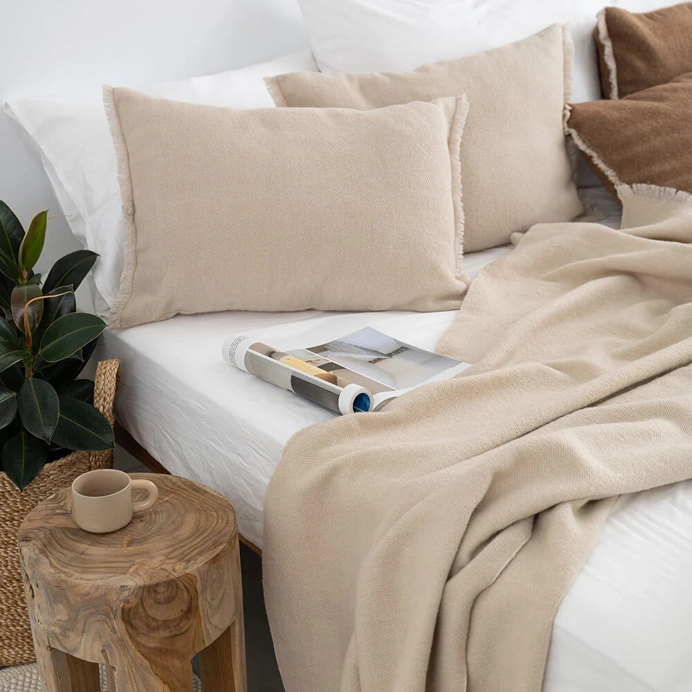 Moyha :: Wełniany pled w jodełkę beżowy 220x240 cm