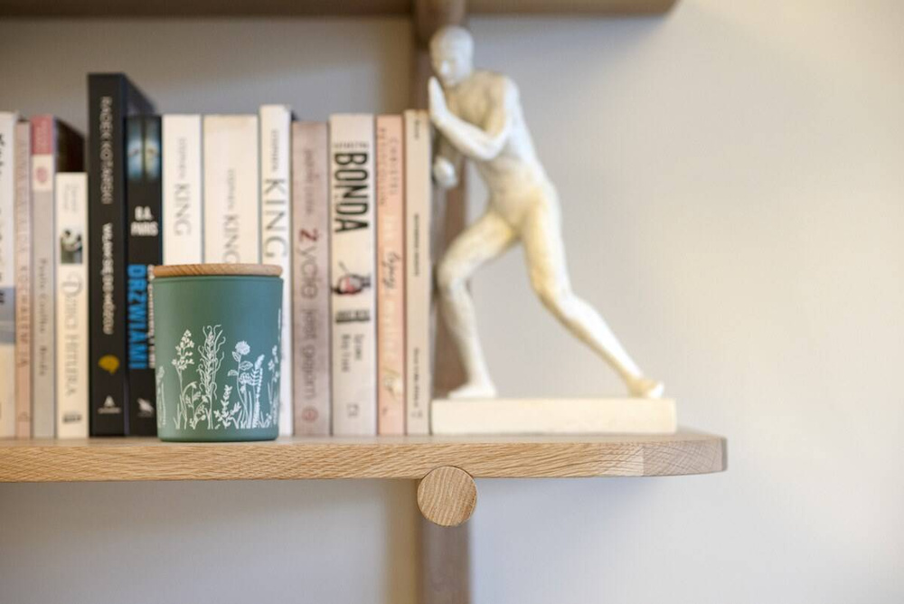 Szyszka Design :: Kiko oak bookcase with 4 shelves