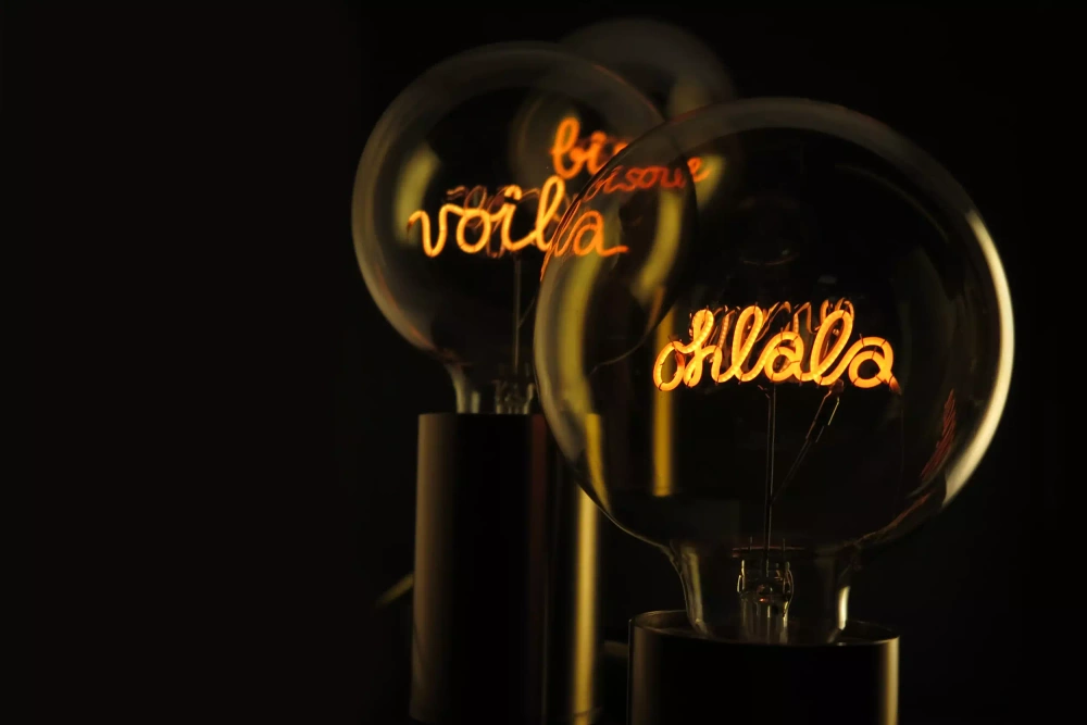 MITB :: Żarówka dekoracyjna wisząca Rock 2200K żółta