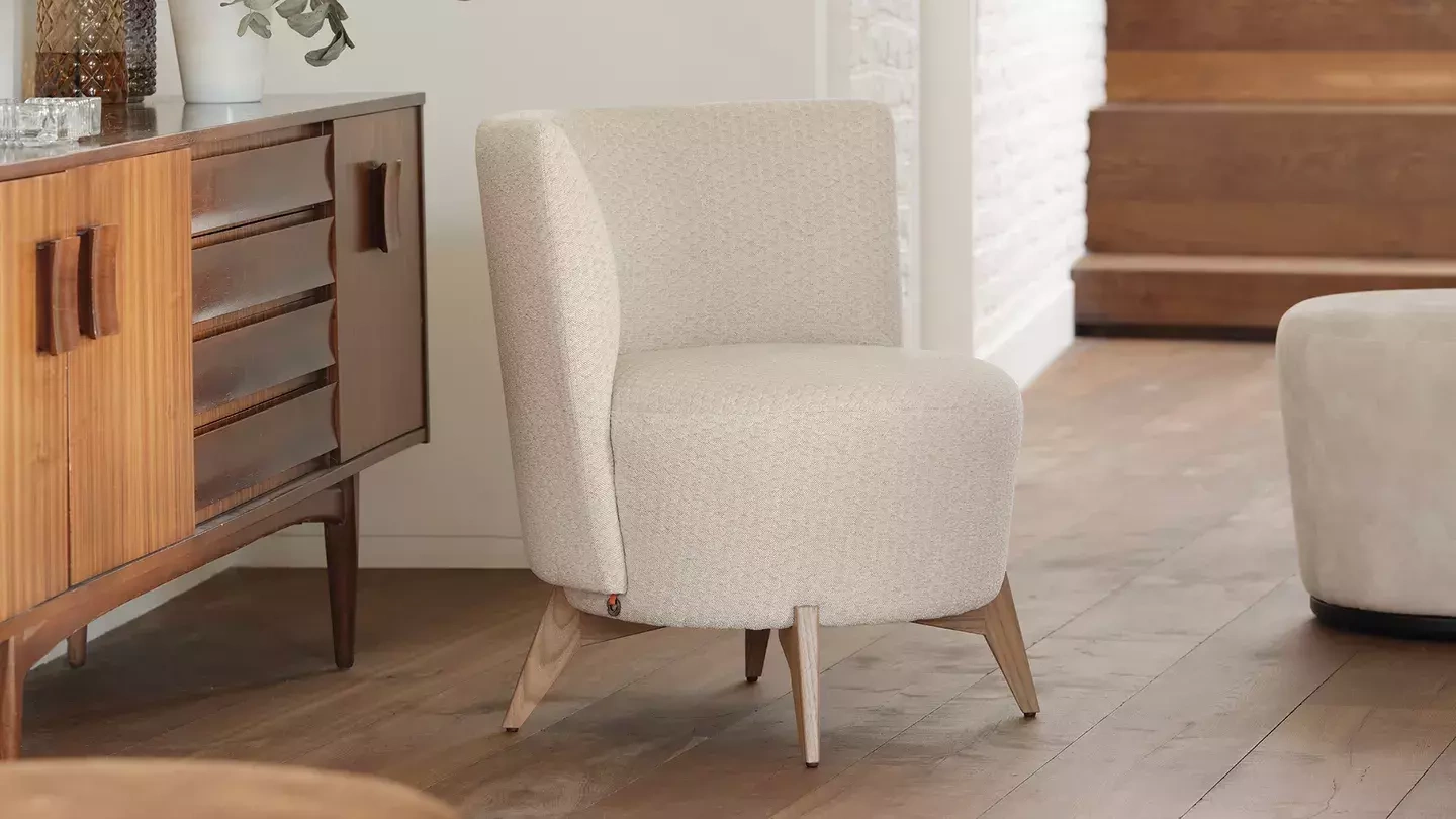 Mobitec :: Bolero pink upholstered armchair, width 70 cm, on wooden legs