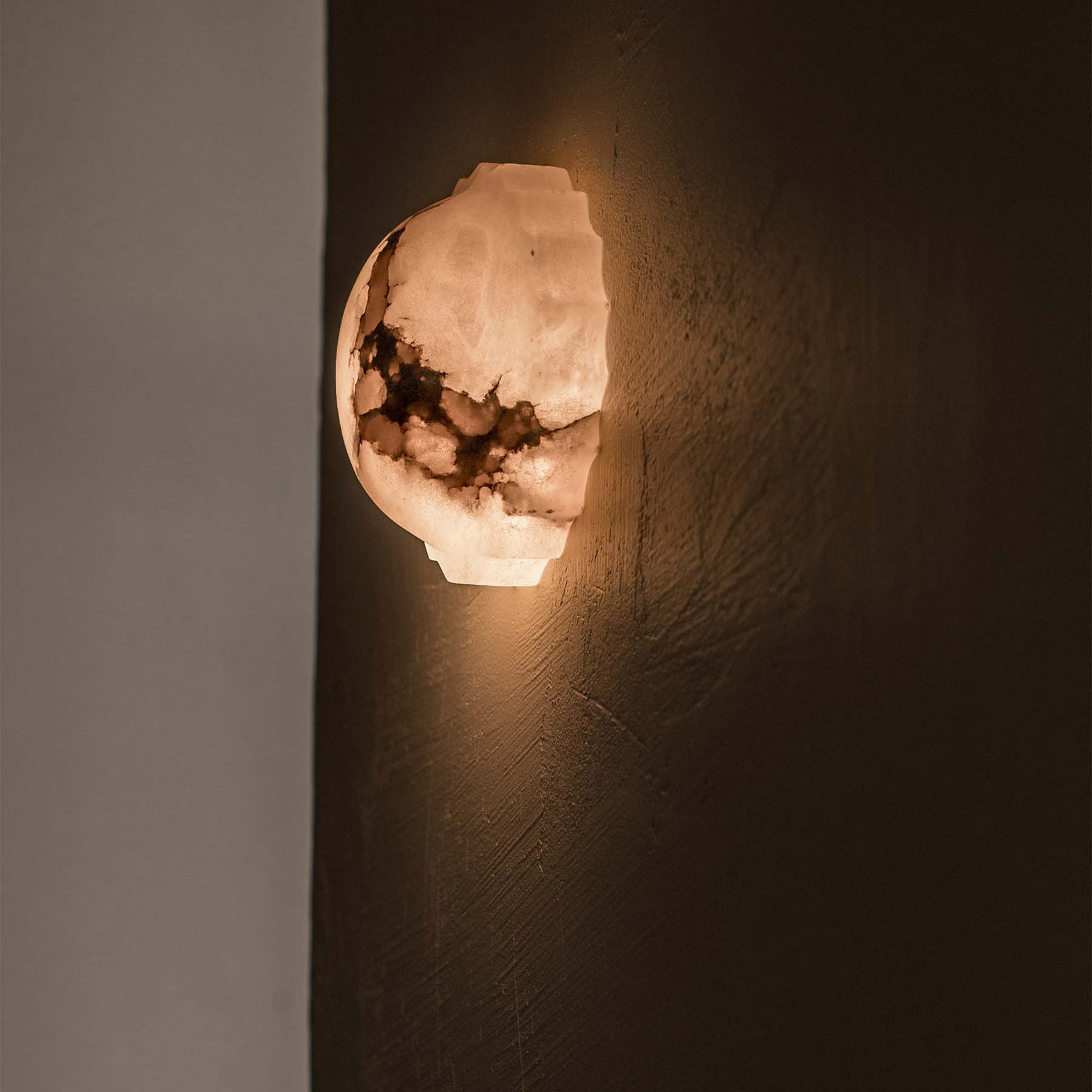 Embassy Interiors :: Lampa ścienna / Kinkiet Elektra alabaster śr. 15 cm biała