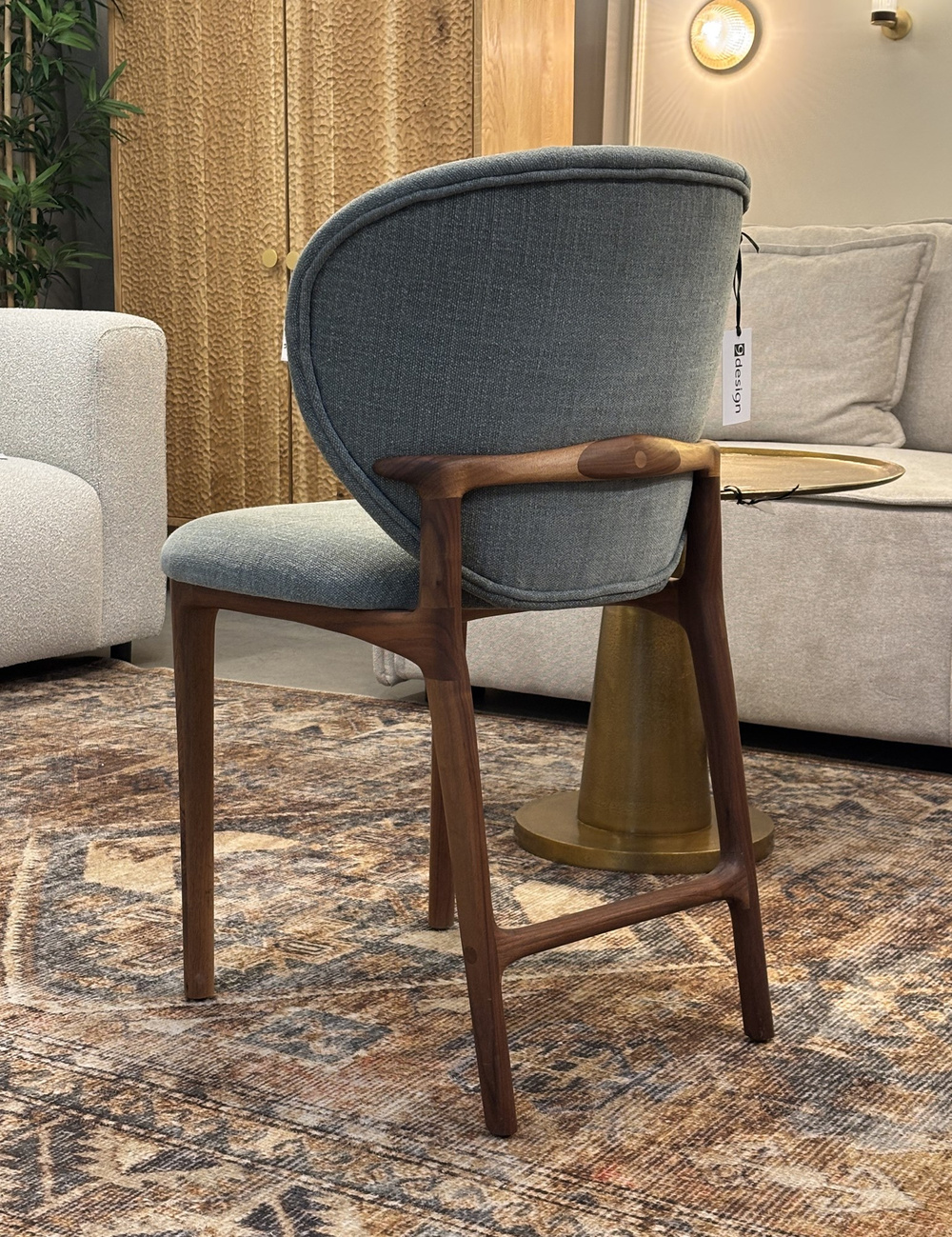 Szyszka Design :: Krzesło tapicerowane Hoya ciemnozielone drewno orzechowe