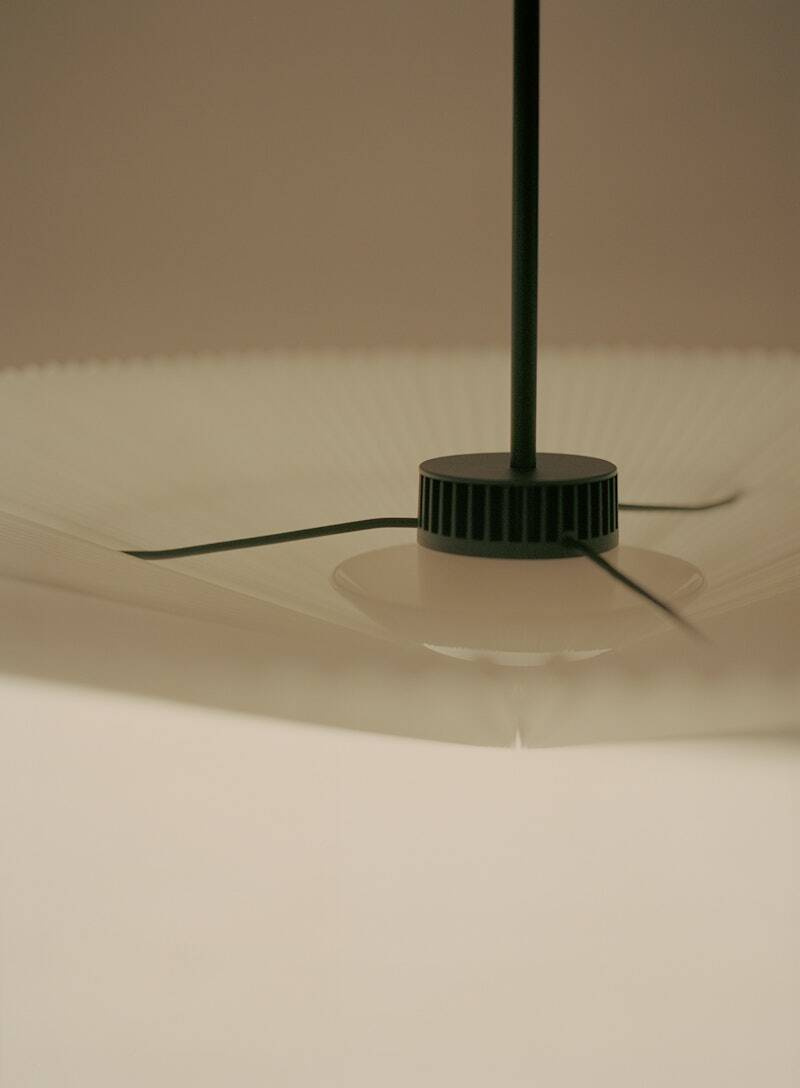 New Works :: Nebra shape-changing pendant lamp, diameter 50-90 cm, white