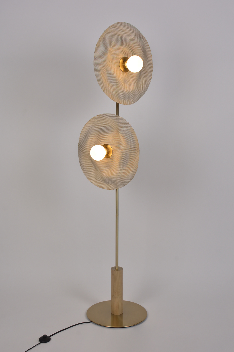 Market Set :: Shore 2l floor lamp, height 185 cm, beige and gold