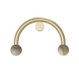 Robin :: Rigoberta Direct Gebogene Wandleuchte aus goldenem Alabaster, Breite 52 cm