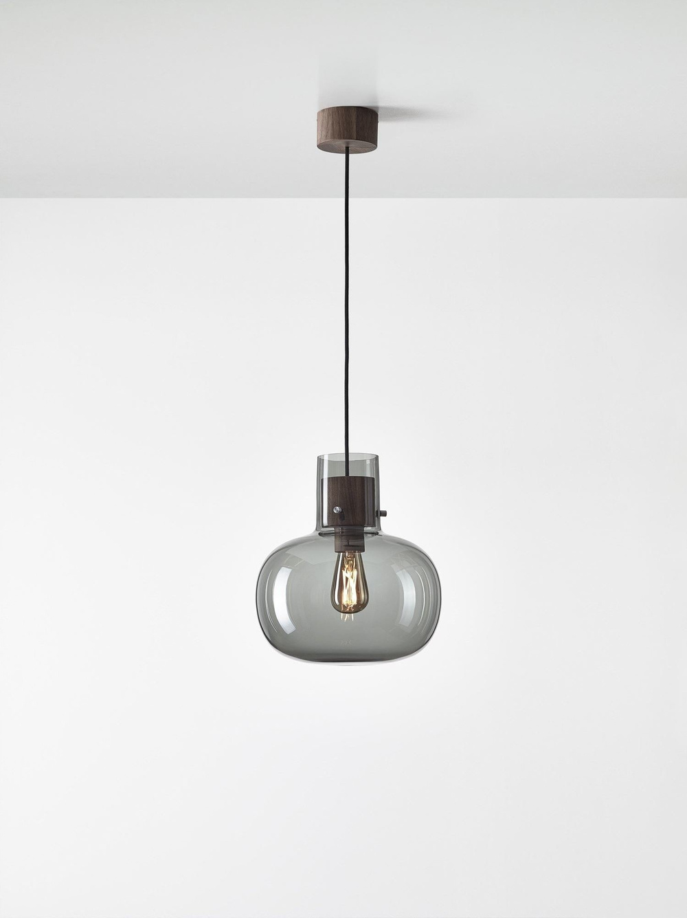 Brokis :: Lampa wisząca Awa Medium śr. 31 cm szara