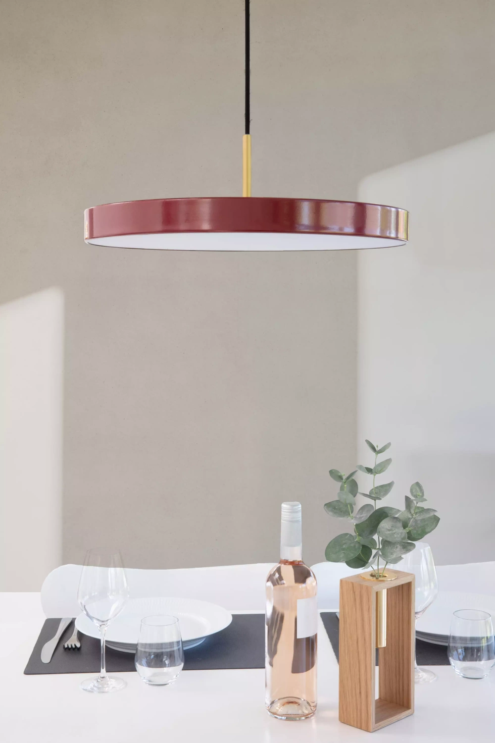 Umage :: Hängelampe aus Aluminium Asteria Pearl Durchmesser 43 cm rot