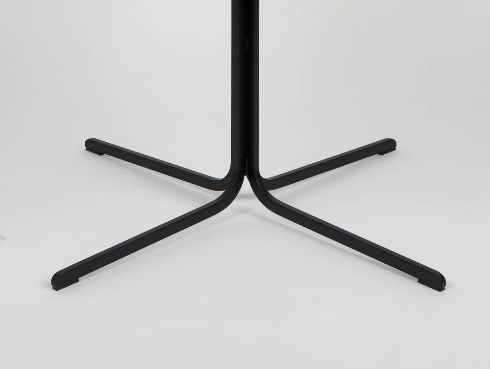 Zuiver :: Stuhl von Eco Leather Nikki braun