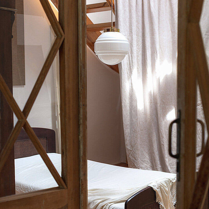  Embassy Interiors :: Glass hanging lamp Saturn white dia. 25 cm